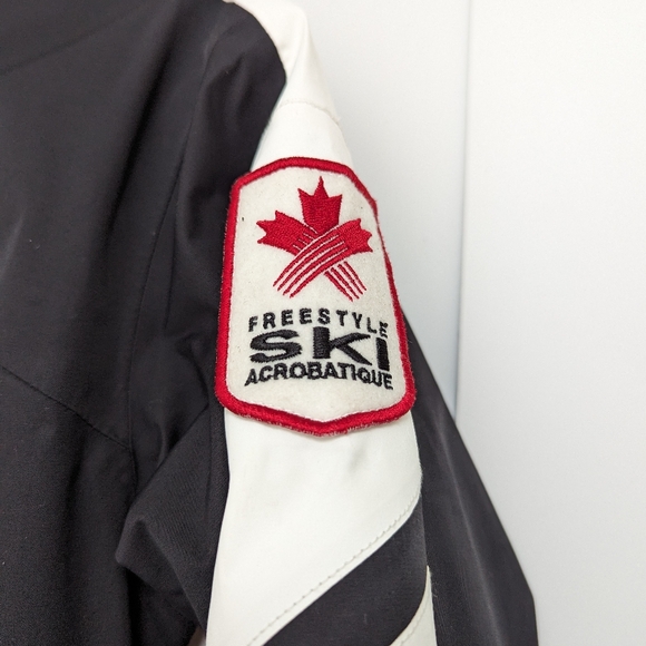 Columbia Freestyle Ski Omni-Tech Jacket, Size Medium - Picture 15 of 17